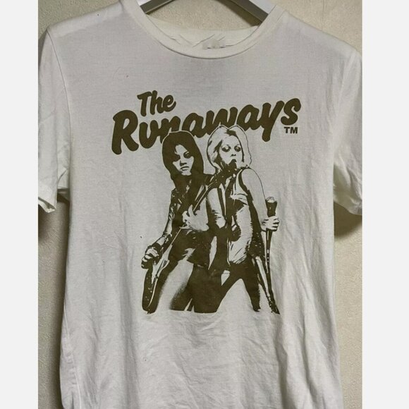 The Runaways Band 90s Classic Unisex T-Shirt The Runaways Rock band tee - Picture 1 of 3